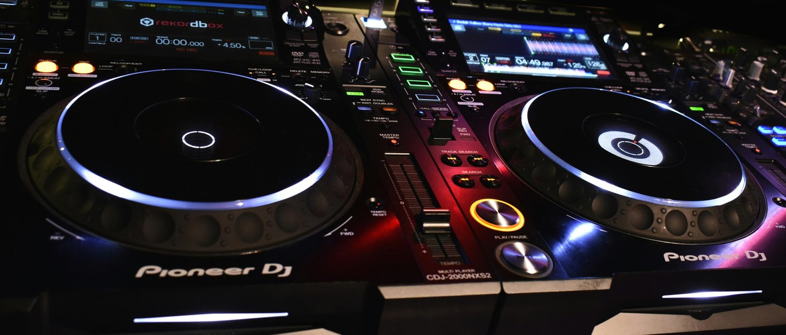 Como Escolher Seu Equipamento de DJ: Guia Completo
